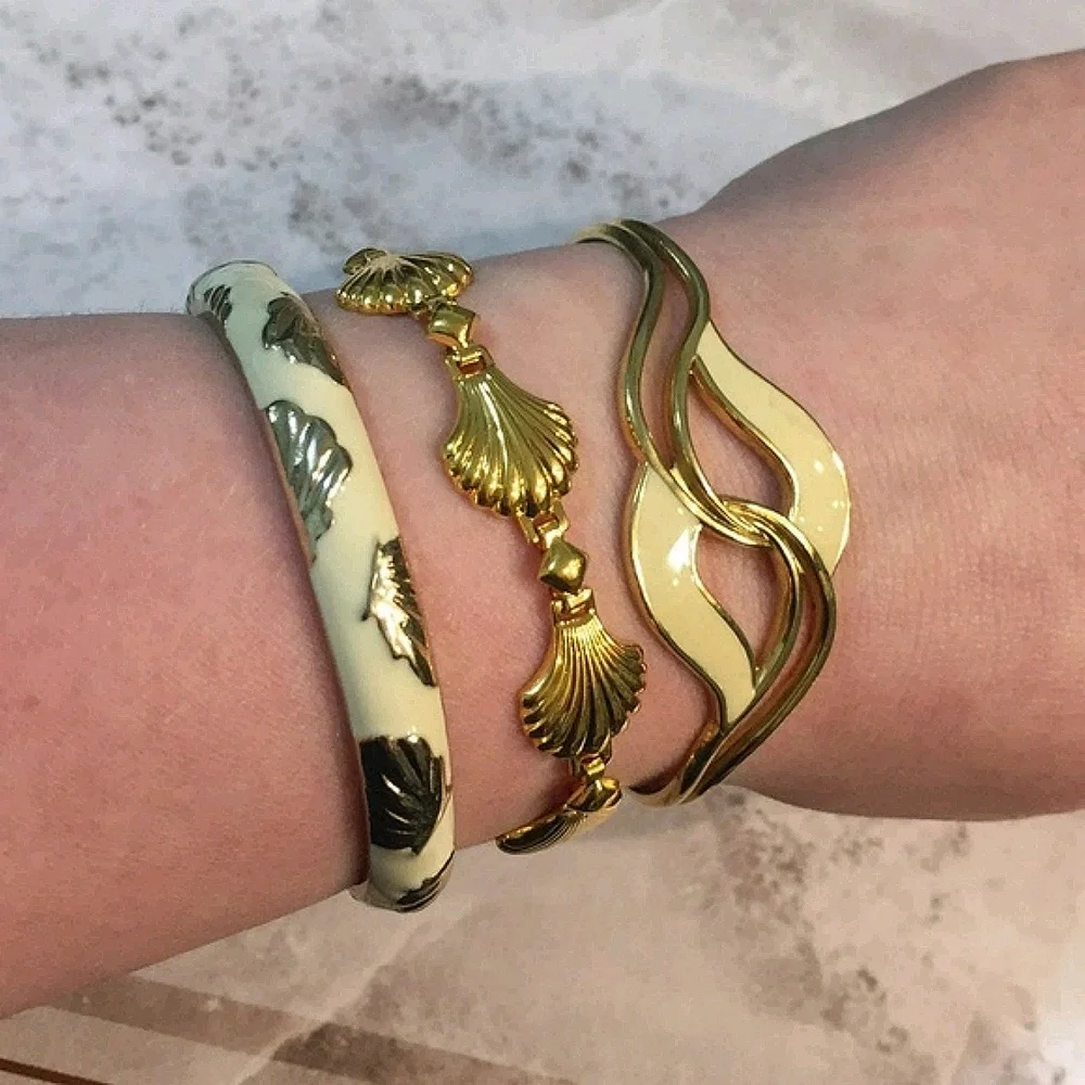 Vintage Avon Gold and enamel vintage bracelet cuff bracelet